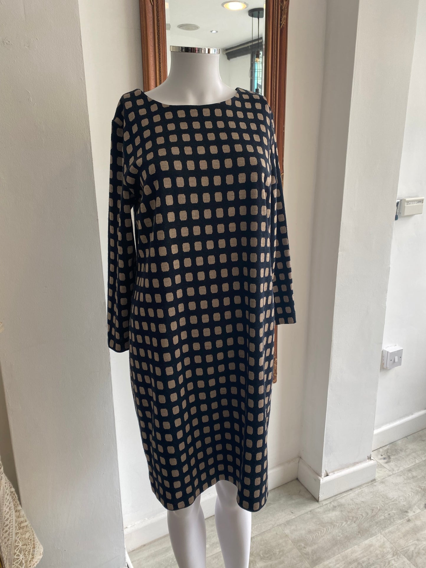 Phase Eight dress size 14 new with tags