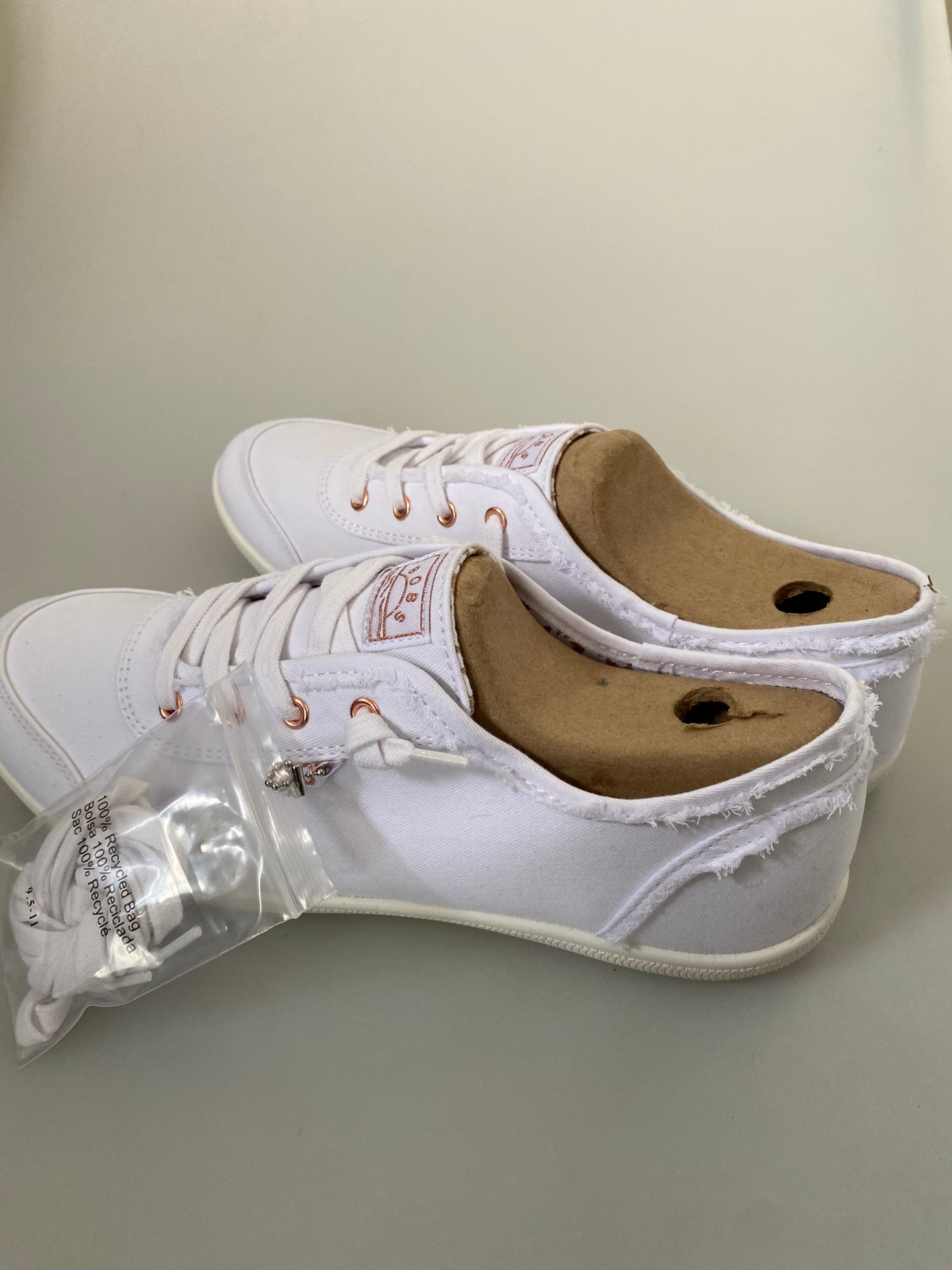 Sketchers Bobs white canvas trainers brand new size 8