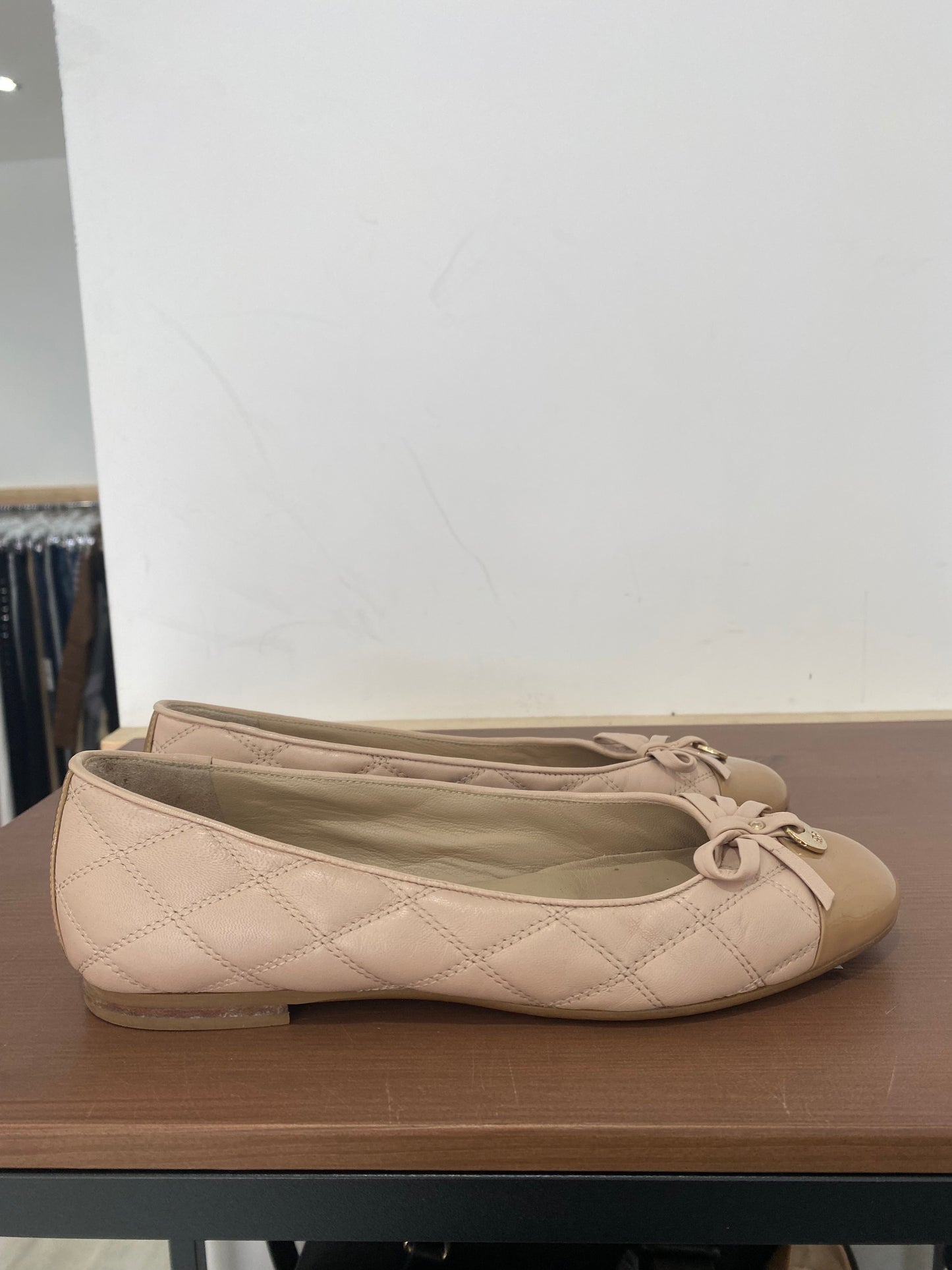 Russell and Bromley Blush Pink Leather Quilted Pumps Size 5