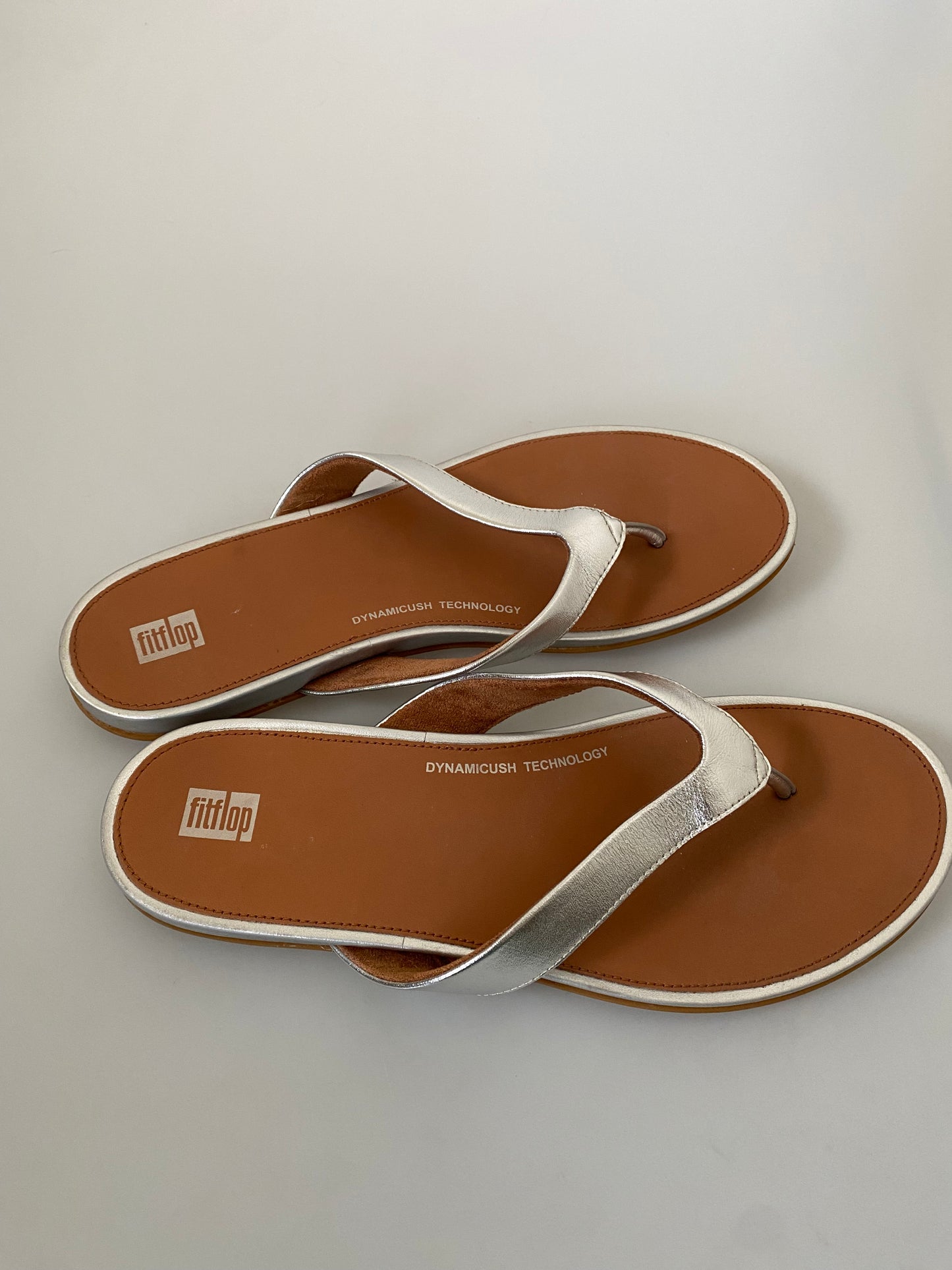 Fitflop silver leather flip flops size 8