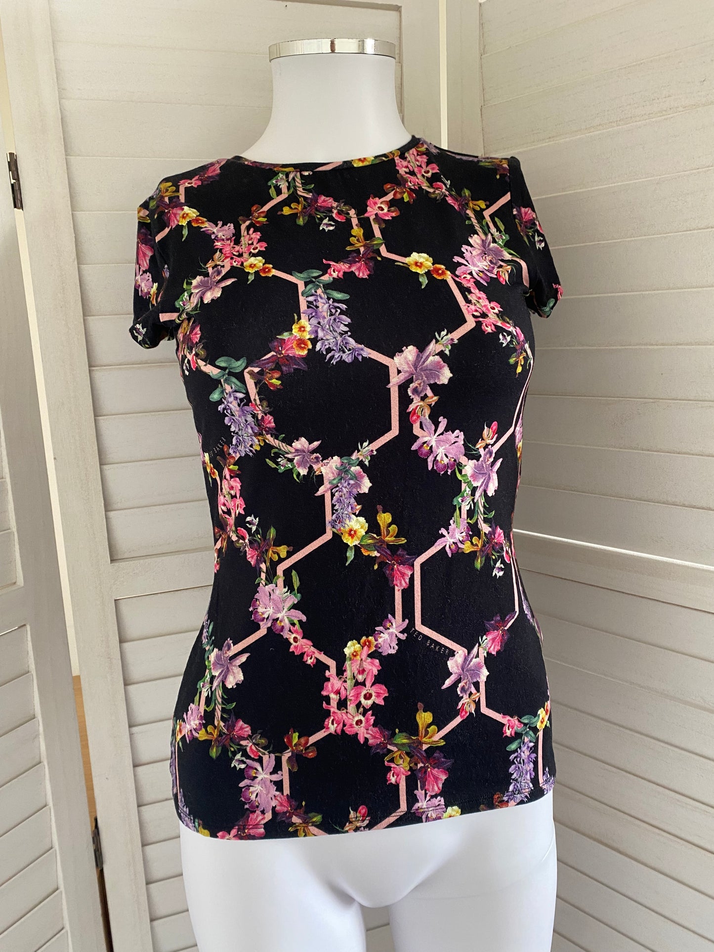 Ted Baker Lost Garden Tshirt Size 6-8